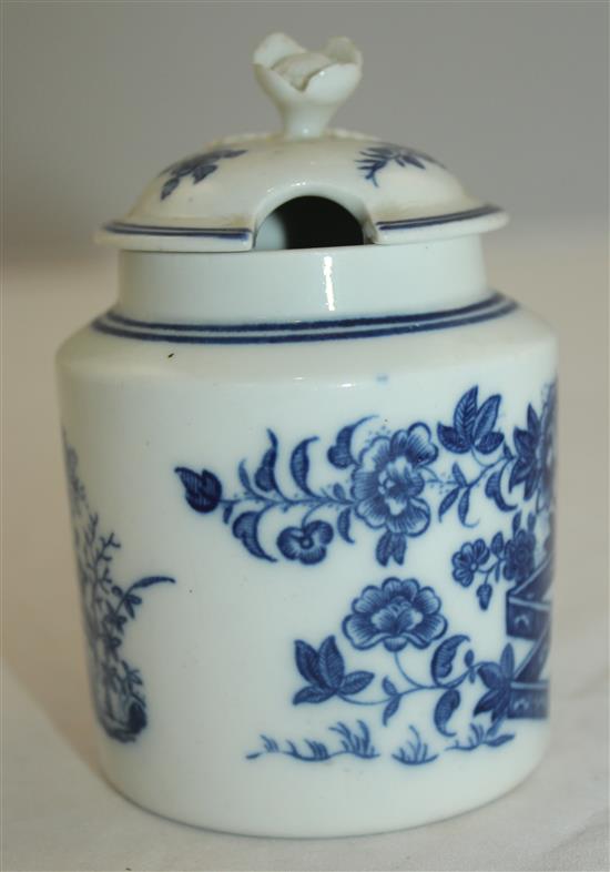 A Caughley Fence pattern cylindrical mustard pot and cover, c.1780, 10cm